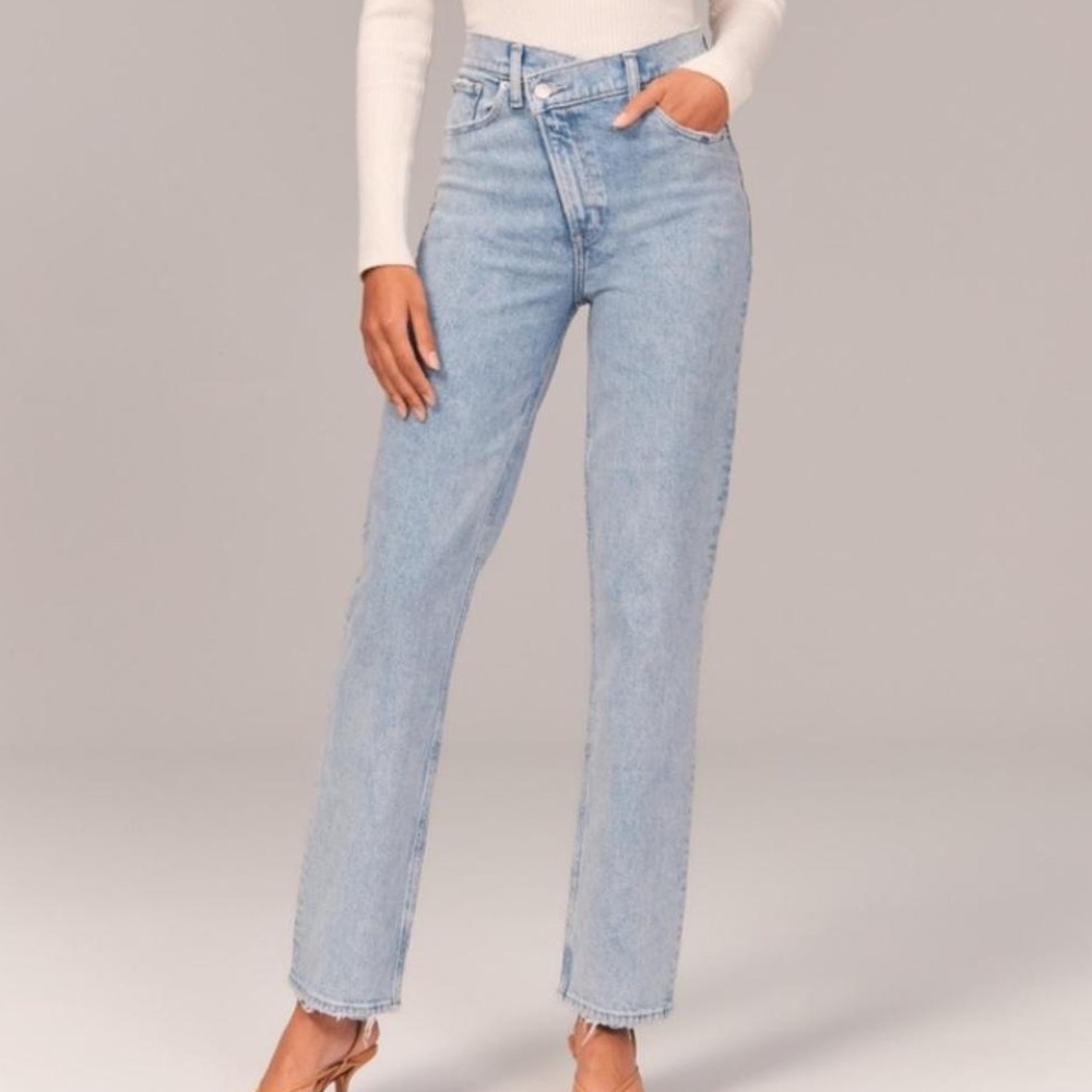 Abercrombie & Fitch Ultra High Rise 90's Straight Jean, Crossover Waist, S 25